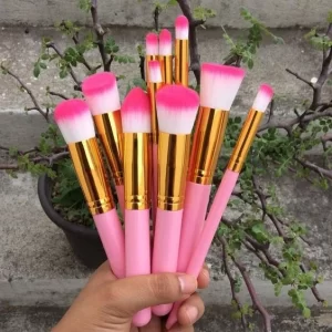 Kabuki Professional Makeup Brush Set - 10 pcs .